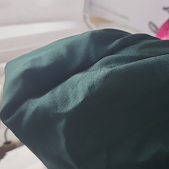 Green silk like dress - Picture 3 of 3